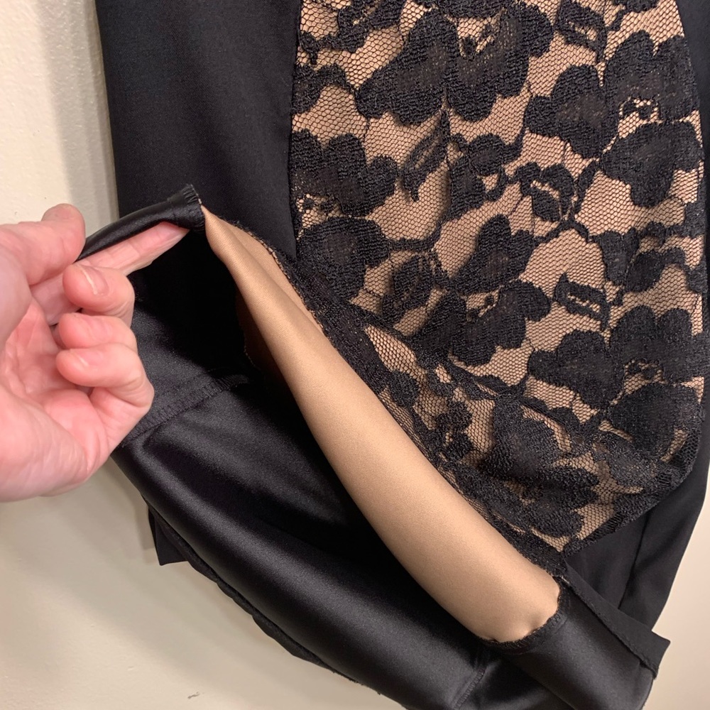 CONNECTED APPAREL Split V-Neck Black & Nude Floral Lace Overlay Detail Dress - Picture 5 of 11